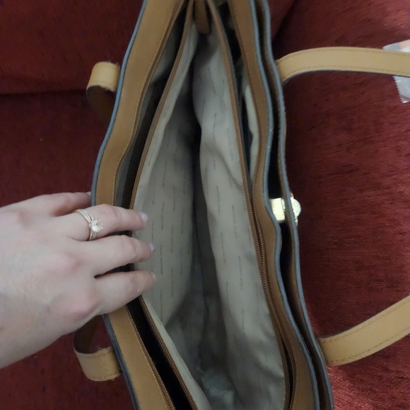 Michael Kors Extra Large Tote Purse - Picture 8 of 11